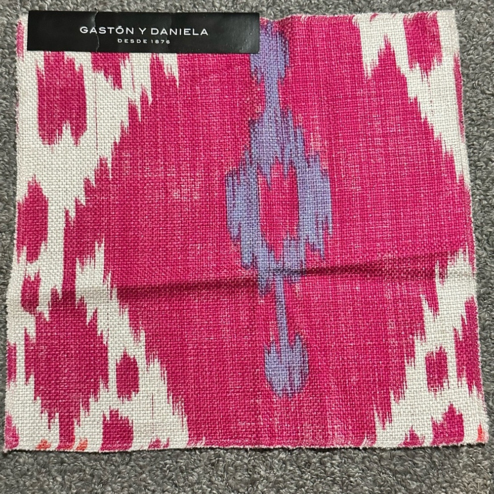 Gaston y Daniela Fabric Sample Remnant Ikat 11” Rojo Pink Purple Crafts